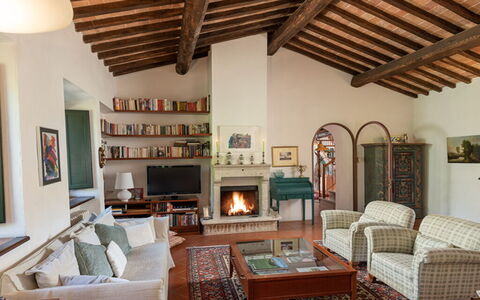 Casale del Timignano, Private Villa with Huge Gard: Möbel, Interior Design, Wand, Couch, Holz, Flooring, Zuhause, Wohnzimmer, Zimmer, Decke