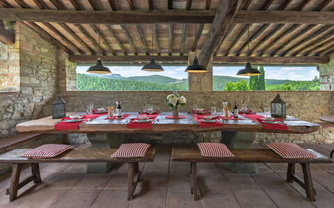 La Dimora del Chianti Dimora: Stunning Tuscan Vill: Möbel, Wand, Holz, Tabelle, Interior Design, Küche & Esszimmer Tisch, Flooring, Stuhl, Decke, Esszimmer
