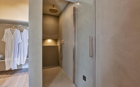 Villa del Mangia, 5Panoramic Pool and Chef Service: Flooring, Fussboden, Interior Design, Armatur, Decke, Beleuchtung, Badezimmer, Zimmer, Installation, Tür