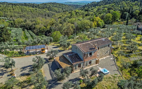 Marielena Authentic Chianti Retreat: Panoramic Vie: Haus, Zuhause, Ländliches Gebiet, Landschaft, Hütte, Dach, Grundstueck, Estate, Dorf
