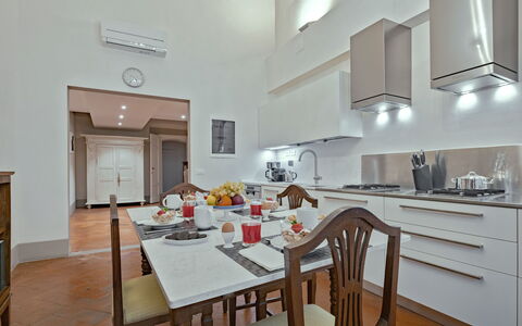 Elegant Suite: Florence Apartment with View on Med: Küche, Interior Design, Küchengerät, Möbel, Flooring, Major Appliance, Countertop, Decke, Haushaltsgerät, Zimmer