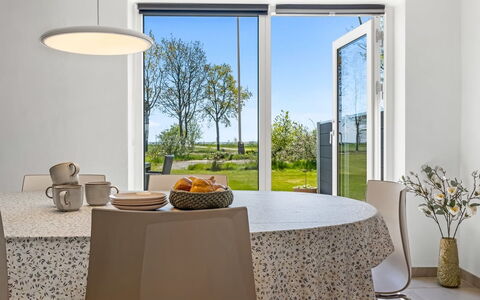 Ilsebeth - 400M from the Sea: Möbel, Interior Design, Tabelle, Küche & Esszimmer Tisch, Flooring, Esszimmer, Stuhl, Fussboden, Beleuchtung, Geschirr