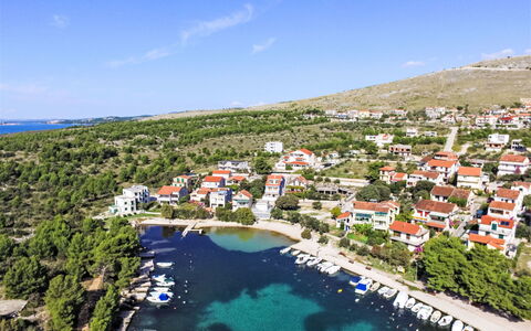Galešnica Sea View: Schatten, Balkon, Hotel, Villa, Resort, Gartenmöbel