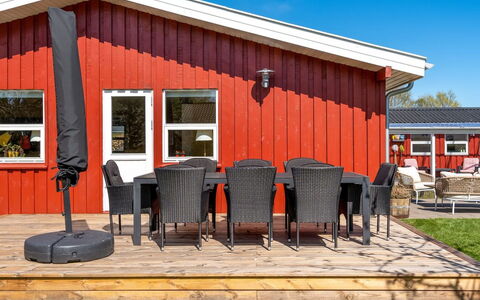 Ruse - from the Sea: Holz, Zuhause, Veranda, Deck, Hartholz, Dach, Holzbeize, Holzboden, Eco Hotel