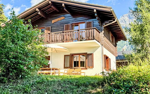 Katanga: Haus, Hütte, Zuhause, Dach, Ländliches Gebiet, Tür, Bauernhaus, Veranda, Balkon