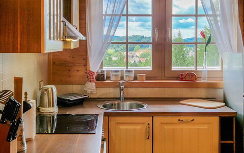 Lea: Möbel, Küche, Interior Design, Holz, Küchengerät, Flooring, Countertop, Cabinetry, Zimmer, Fussboden