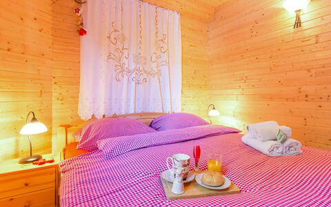 Lea: Holz, Interior Design, Zuhause, Holzbeize, Linens, Hotel, Schlafzimmer, Bedding, Bett, Vorhang