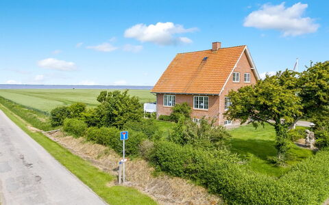 Freja - 12Km from the Sea: Estate, Schatten, Auffahrt, Bauernhaus