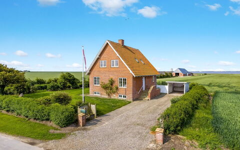 Freja - 12Km from the Sea: Estate, Schatten, Auffahrt, Bauernhaus