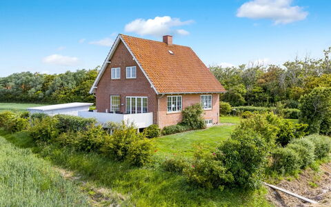 Freja - 12Km from the Sea: Estate, Schatten, Auffahrt, Bauernhaus