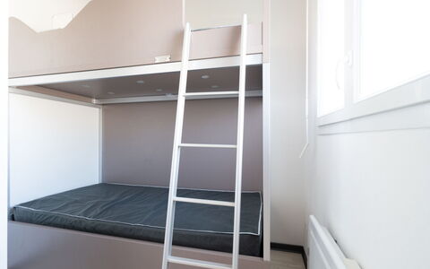 La Dune: Holz, Fussboden, Flooring, Interior Design, Schlafzimmer, Etagenbett, Zimmer, Bett, Decke, Bedding