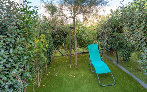 La Dune: Grün, Blatt, Strauch, Garten, Schatten, Hinterhof, Gehölz, Rasen, Landscaping, Garten