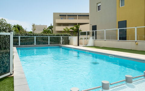 La Dune: Schwimmbad, Verbundwerkstoff, Wohnung, Resort, Balkon, Eigentumswohnung, Schatten, Hotel, Gartenmöbel, Villa