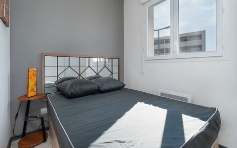 La Dune: Schlafzimmer, Fussboden, Interior Design, Flooring, Bett, Möbel, Bedding, Bettdecke, Zimmer, Beleuchtung