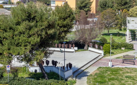 Suite Artemare: Baum, Stadt, Öffentlicher Raum, Wohngebiet, Nachbarschaft, Urban Design, Menschliche Siedlung, Wohnung, Eigentumswohnung