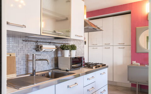 Suite Artemare: Küche, Küchengerät, Countertop, Cabinetry, Major Appliance, Interior Design, Spüle, Möbel, Sinken, Haushaltsgerät