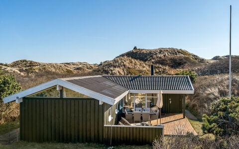 Gundborg - 200M from the Sea: Holz, Zuhause, Veranda, Deck, Hartholz, Dach, Holzbeize, Holzboden, Eco Hotel