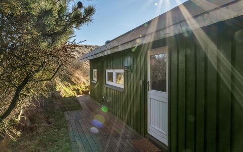 Gundborg - 200M from the Sea: Holz, Zuhause, Veranda, Deck, Hartholz, Dach, Holzbeize, Holzboden, Eco Hotel