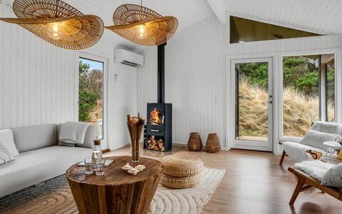 Gundborg - 200M from the Sea: Holz, Zuhause, Veranda, Deck, Hartholz, Dach, Holzbeize, Holzboden, Eco Hotel