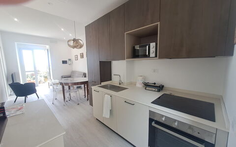 Central Design Flat With Parking, Bogliasco: Flooring, Fussboden, Countertop, Interior Design, Küche, Möbel, Major Appliance, Küchengerät, Cabinetry, Zimmer