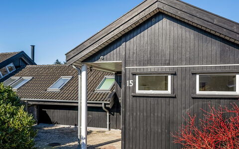 Hughe - 1.3Km from the Sea: Holz, Möbel, Wohnung, Zimmer, Decke, Holzbeize, Stuhl, Hartholz, Lack, Holz