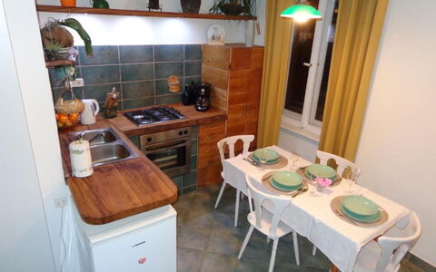 Appartamento Central Sea View Opatija: Küchengerät, Küche, Major Appliance, Möbel, Countertop, Holz, Flooring, Interior Design, Cabinetry, Haushaltsgerät