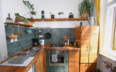Appartamento Central Sea View Opatija: Küche, Küchengerät, Countertop, Holz, Cabinetry, Major Appliance, Möbel, Flooring, Spüle, Schublade
