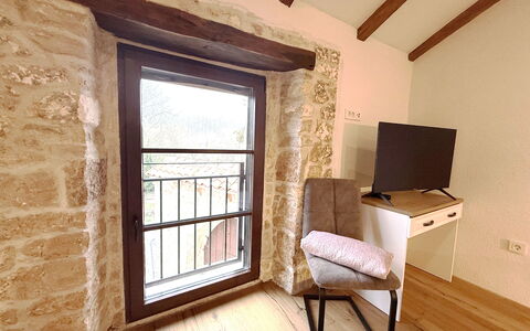 Casa Rossa Ac, Wifi, Prodol - Croazia: Wand, Holz, Braun, Interior Design, Hartholz, Holzbeize, Holzboden, Schlafzimmer, Daylighting, Bett