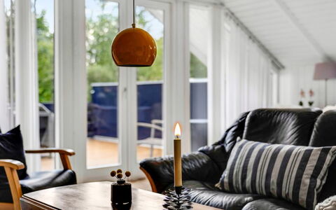 Mila - 30Km from the Sea: Möbel, Holz, Interior Design, Beleuchtung, Zuhause, Flooring, Light Fixture, Wohnzimmer, Zimmer, Decke