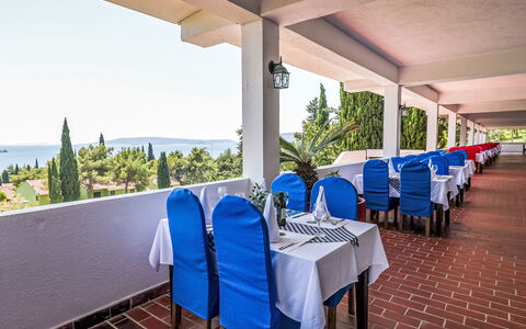 Trogir 251: Wohngebiet, Wohnung, Zuhause, Menschliche Siedlung, Küsten Und Ozeanische Forms, Küste, Meer, Eigentumswohnung, Resort, Vorort