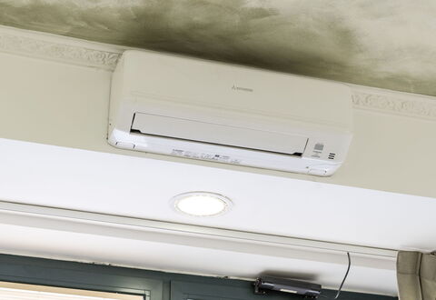 La Rondine Apartment: Haushaltsgerät, Elektronisches Gerät, Wohnzimmer, Kleingeräte, Zimmerpflanze, Lampe