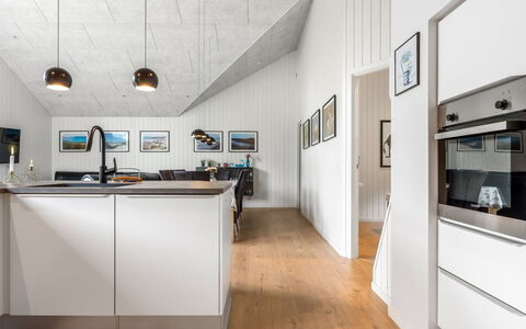 Sunna - 1.2Km from the Sea: Flooring, Interior Design, Holz, Decke, Küche, Fussboden, Holzboden, Countertop, Light Fixture, Möbel