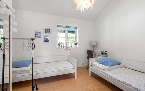 Christin - 275M from the Sea: Interior Design, Flooring, Fussboden, Wand, Möbel, Decke, Holz, Schlafzimmer, Holzboden, Bett