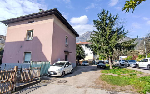 Nonnellini: Gebirge, Bergstation, Hütte, Senke, Steigung, Dorf, Bergdorf, Alpen, Grat, Massiv