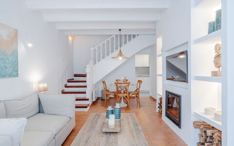 Cofitsa Plus: Möbel, Interior Design, Flooring, Wand, Couch, Holz, Fussboden, Wohnzimmer, Decke, Zuhause