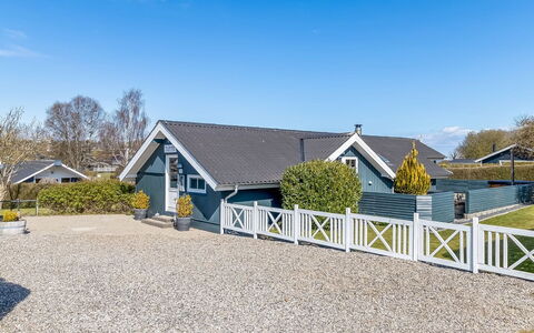 Aika - 450M from the Sea: Holz, Dach, Zuhause, Haus, Die Architektur, Abstellgleis, Grundstueck, Hütte, Schuppen, Gartenbauten