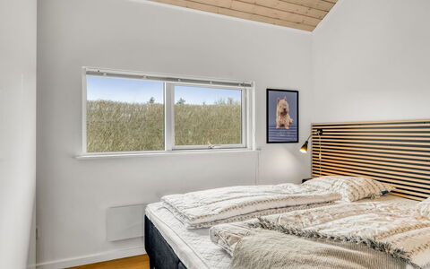 Kato - from the Sea: Holz, Interior Design, Decke, Schlafzimmer, Bett, Flooring, Fussboden, Bedding, Bettrahmen, Zimmer