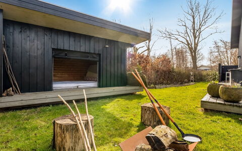 Kato - from the Sea: Holz, Grundstueck, Garten, Gartenbauten, Planke, Hinterhof, Hartholz, Rasen, Garten, Schuppen