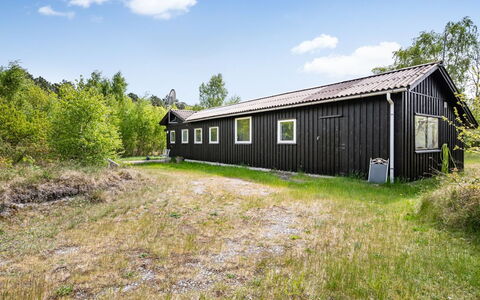 Hælf - 600M from the Sea: Gras, Die Architektur, Strauch, Hütte, Grundstueck, Ländliches Gebiet, Dach, Abstellgleis, Schuppen, Gartenbauten