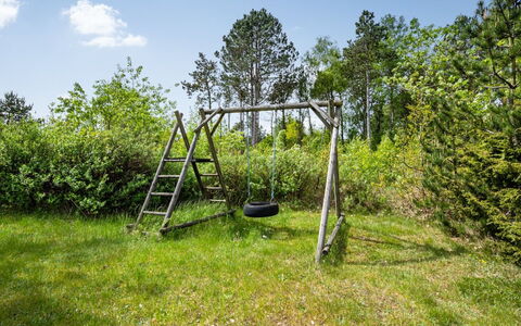 Hælf - 600M from the Sea: Möbel, Holz, Stuhl, Interior Design, Holzbeize, Natürliches Material, Hartholz, Wohnzimmer, Armlehne, Design
