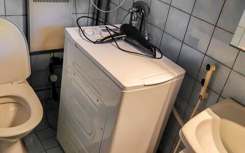 Kelokki: Toilleten Sitz, Toilette, Armatur, Installation, Waschmaschine, Major Appliance, Badezimmer, Fliese