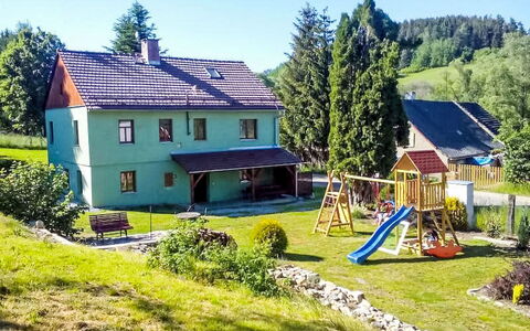 Lipno Garden and Relax: Gebäude, Haus, Fenster, Hütte, Zuhause, Dach, Wohngebiet, Ländliches Gebiet, Menschliche Siedlung