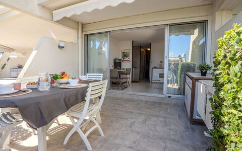 Les Rivages D'Ulysse: Markise, Schatten, Balkon, Stuhl, Gartenmöbel, Outdoor Struktur, Tisch Im Freien, Pergola, Hof, Zimmerpflanze
