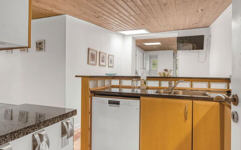 Aku - 700M from the Sea: Flooring, Interior Design, Holz, Küche, Decke, Countertop, Fussboden, Möbel, Major Appliance, Küchengerät
