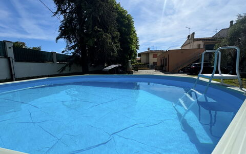 Il Volo Del Nibbio: Blau, Schwimmbad, Verbundwerkstoff, Schatten, Hinterhof, Resort