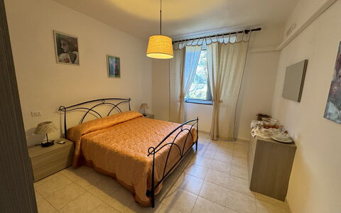 Il Volo Del Nibbio: Bett, Schlafzimmer, Möbel, Bedding, Bettdecke, Fussboden, Interior Design, Flooring, Linens, Zimmer