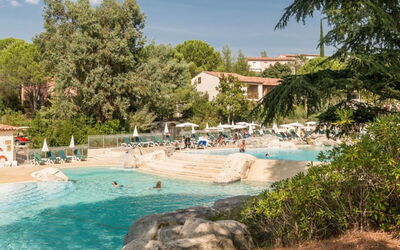 Grospierres 602: Schwimmbad, Resort, Erholung, Gartenmöbel, Ferienort, Sonnenliege, Hotel, Tropen, Urlaub, Eco Hotel