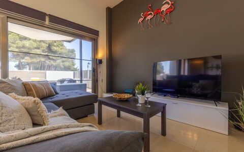 Grobro 1: Möbel, Interior Design, Flooring, Decke, Fussboden, Couch, Wohnung, Zimmer, Beleuchtung, Wohnzimmer
