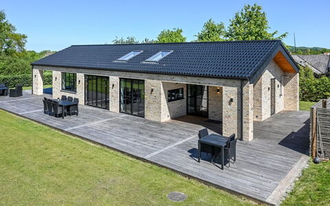 Tähti - 425M from the Sea: Dach, Haus, Wohngebiet, Zuhause, Estate, Hütte, Design