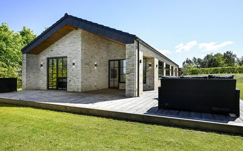 Tähti - 425M from the Sea: Dach, Haus, Wohngebiet, Zuhause, Estate, Hütte, Design